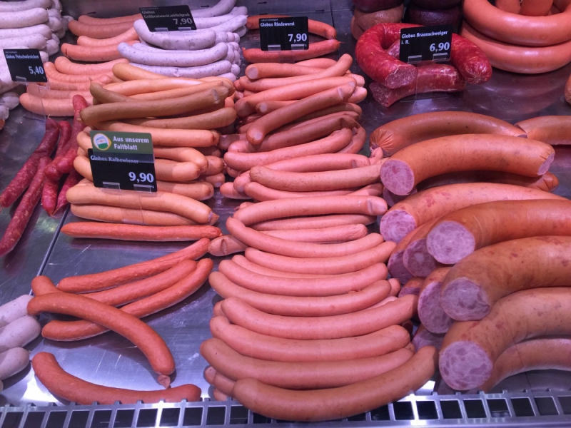 boucherie-GRASSE-min_sausages_meat_butchery-1069321